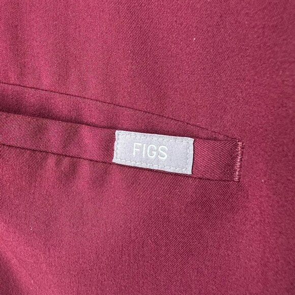 Figs Scrubs Top Womens Size XXL Burgundy Technical Collection Medical Nursing - Picture 6 of 15